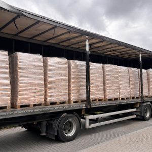 Levering van Duitse pellets per vrachtwagen – 24 pallets (72 zakken van 15 kg per pallet / 1.080 kg)